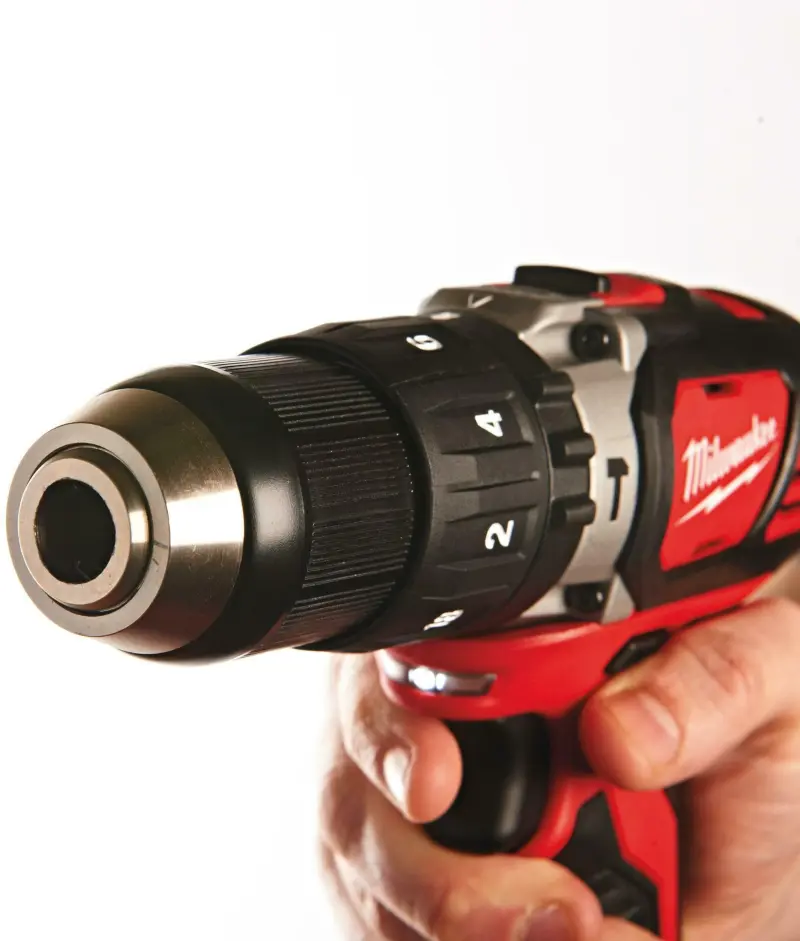 Aku kompaktní příklepová vrtačka Milwaukee M18 BPD-202C (2,0 Ah) (MI4933443515)